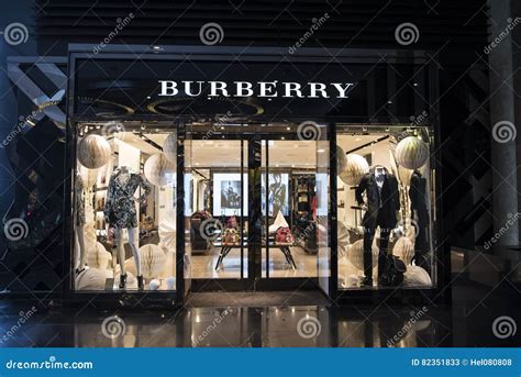 burberry melbourne store.